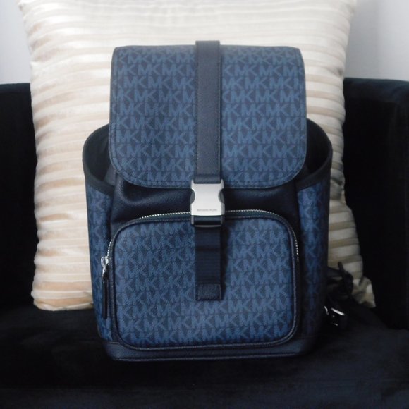MICHAEL KORS "COOPER" UNISEX  SPORTY SLINGPAK  BACKPACK - Picture 1 of 3